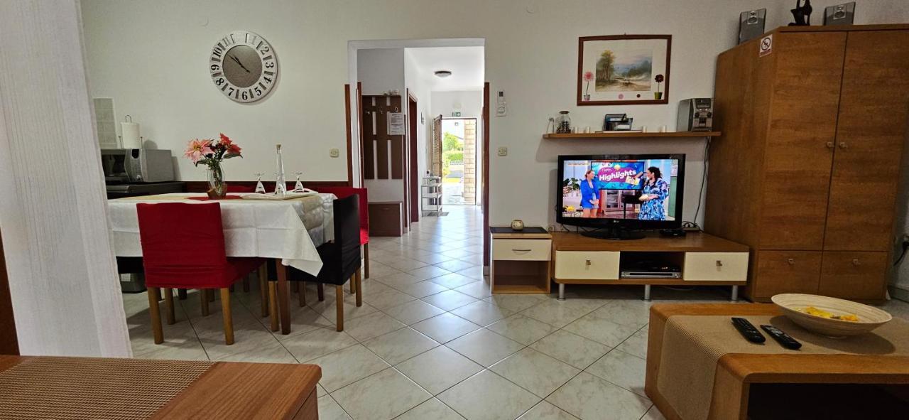 Andela Apartment Pula Extérieur photo